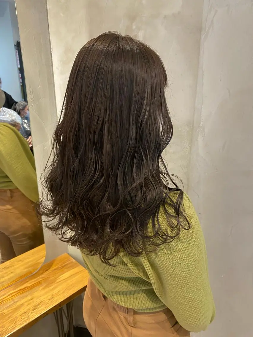 セミロング カラー パーマ ヘアアレンジ グレージュ オリーブグレージュ オリーブグレー 新宿/顔周りカット +レイヤー=しずく♩のヘアスタイル
