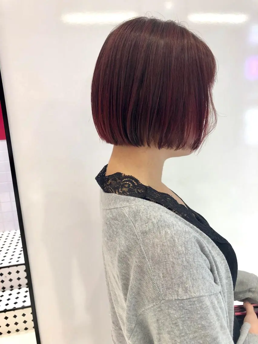 ショート カラー レッドカラー ボブ カット ヘアカラー 相川 愛実のヘアスタイル