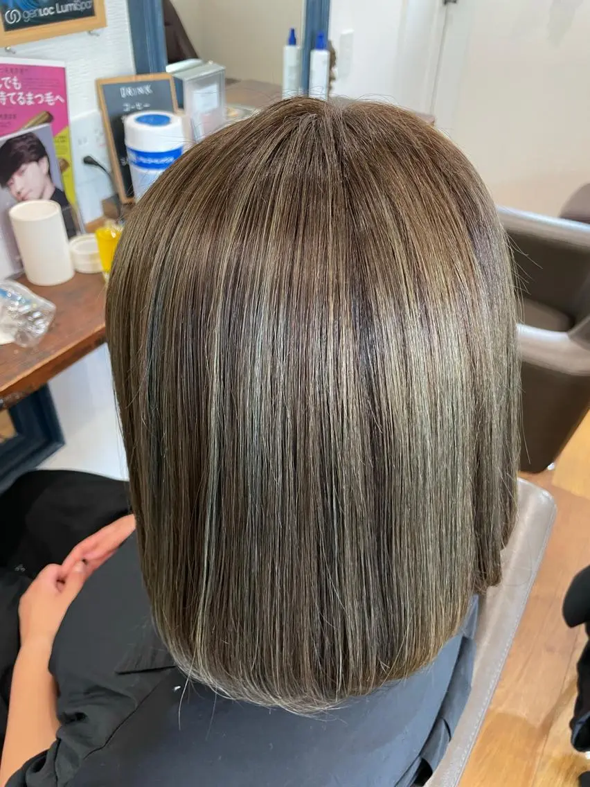 ミディアム アッシュ ハイライト garland TESHIMAのヘアスタイル