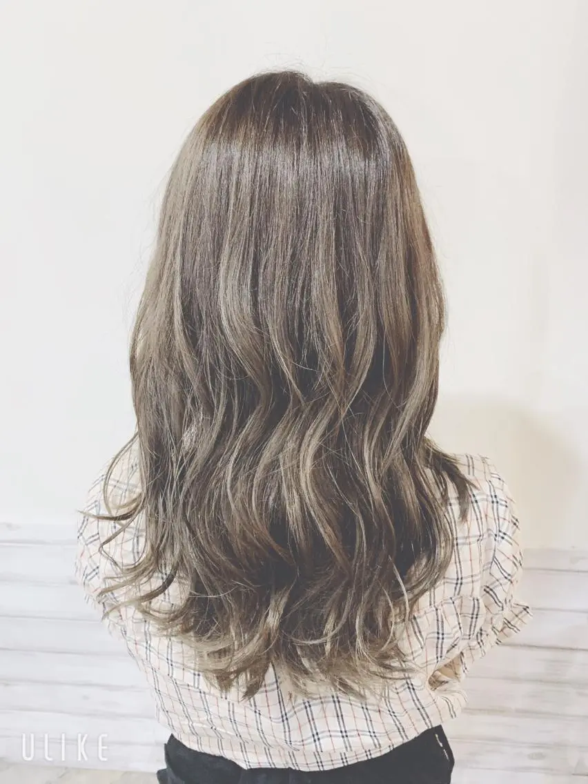 セミロング カラー 透明感カラー グレージュ 櫛部洸貴/ 頭皮改善、髪質改善のヘアスタイル