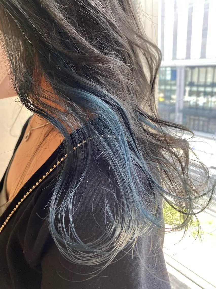 セミロング カラー ブルーカラー ヘアカラー ツキノキ ミナのヘアスタイル
