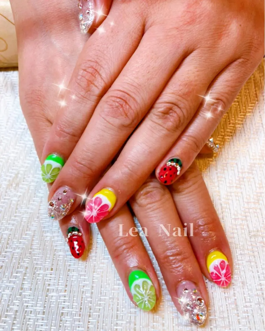 ネイル キラキラネイル ぷっくりネイル Lea Nailのネイルデザイン