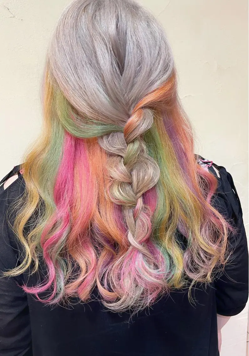 セミロング カラー ヘアアレンジ ブリーチ カット ヘアカラー トリートメント 秋山 幸太のヘアスタイル