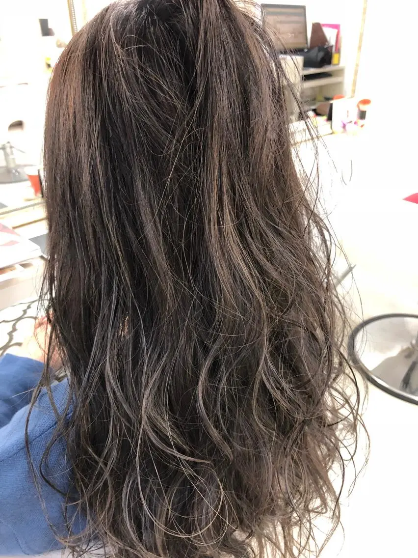セミロング カラー 髪質改善 中川 翔のヘアスタイル