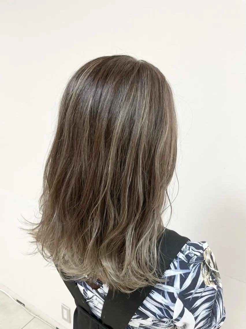 セミロング カラー ヘアアレンジ ヘアカラー トリートメント 【Sweep】おじま のぞみのヘアスタイル