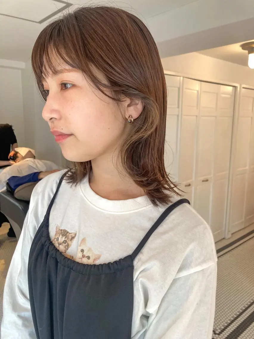 ミディアム カット ヘアカラー お洒落ベージュ🤎 代官山shibukiのヘアスタイル