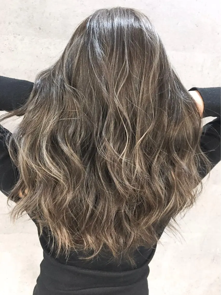 ロング ハイライト ✨MiL✨ ✨心斎橋✨のヘアスタイル