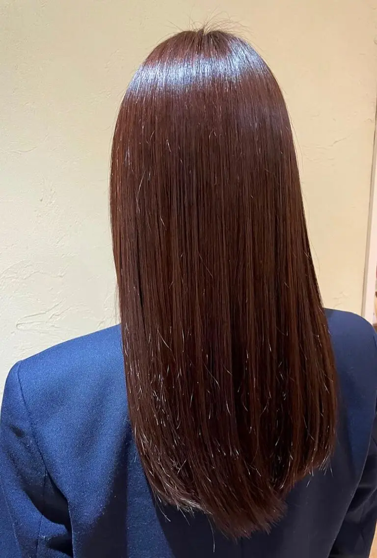 ロング レッドブラウン 藤本 鈴捺のヘアスタイル