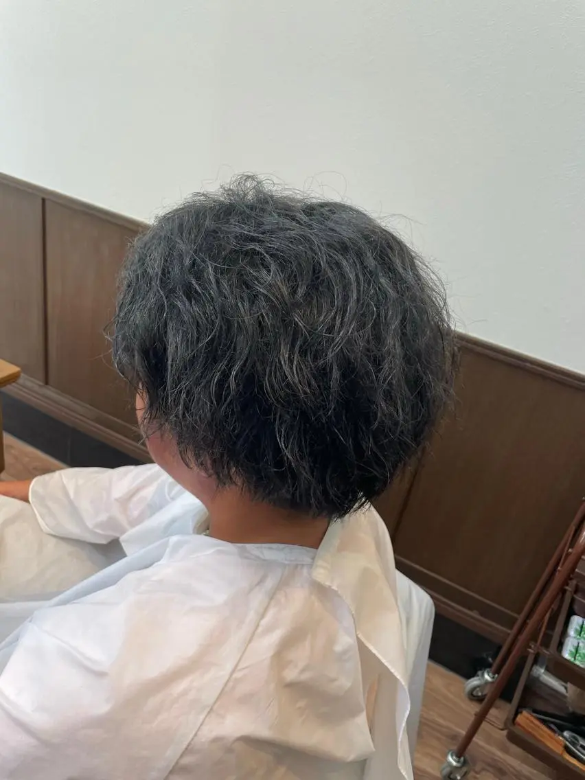 カラー パーマ メンズ メンズハイライト 透明感カラー ハイライトカラー カット ヘアカラー パーマ トリートメント 長屋 裕也のヘアスタイル
