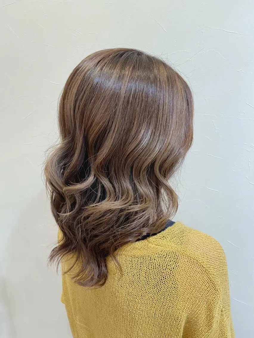 セミロング カラー ハイライトカラー ハイライト カット ヘアカラー Total beau ty  Noaloのエステ・リラクイメージ