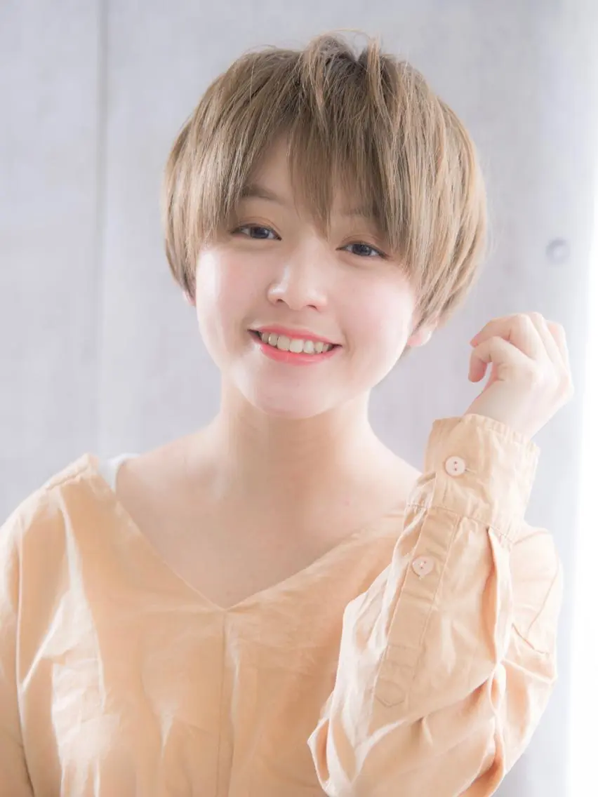 ショート カラー レイヤーカット✂️ 横浜No1♡下鳥翔子のヘアスタイル