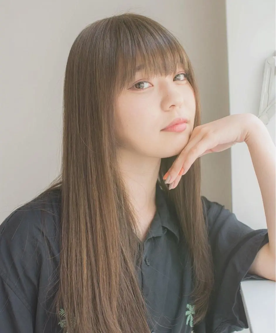 ロング カラー 透明感カラー 鈴木 麻希のヘアスタイル