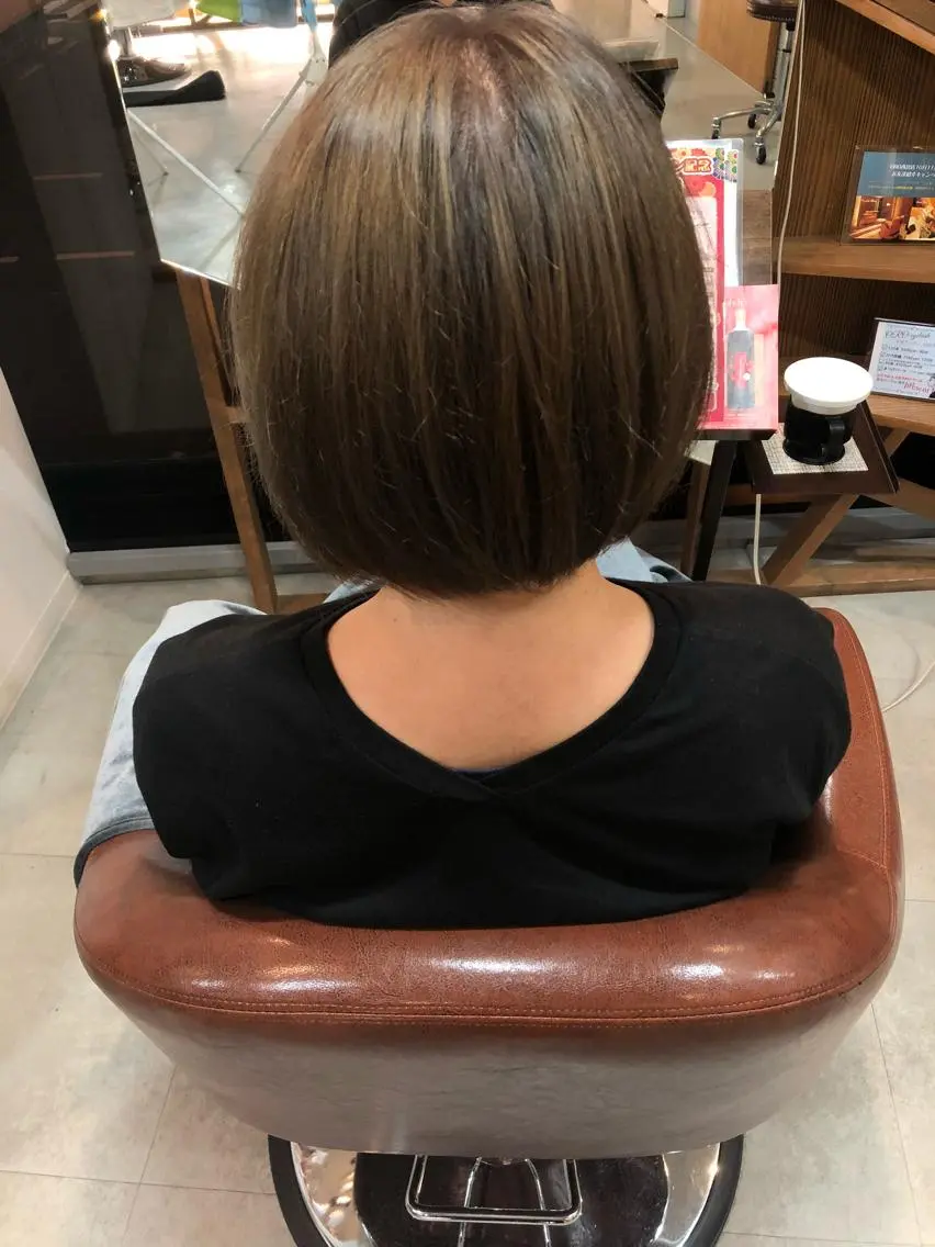 カラー アッシュ ブリーチ 吉田 茉生のヘアスタイル