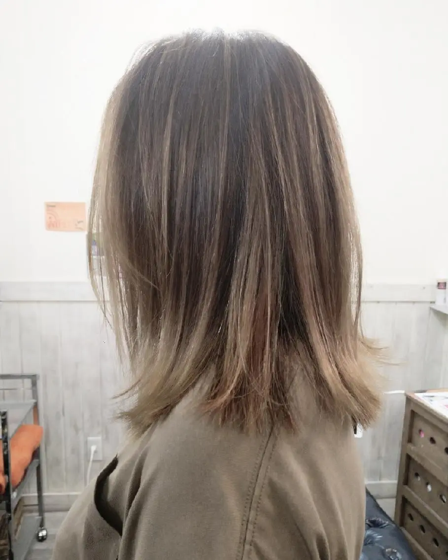 ミディアム カラー パーマ ブリーチ ストレートパーマ 武内 由貴のヘアスタイル