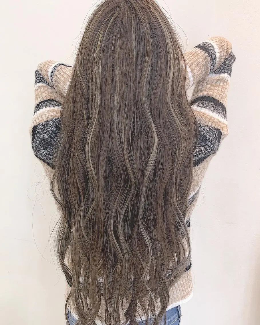 ロング カラー ハイライトカラー ハイライト カラーサロン ビスカリアのヘアスタイル