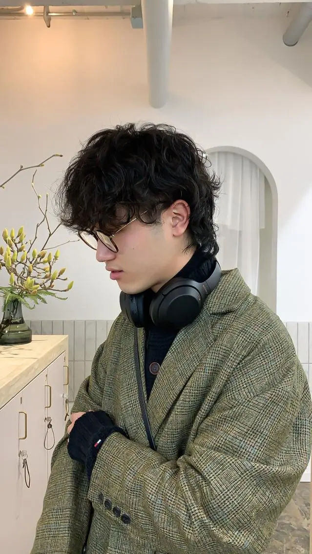ショート パーマ メンズ メンズパーマ メンズウルフカット ウルフカット 似合わせカット ケアパーマ喜来雅由のヘアスタイル