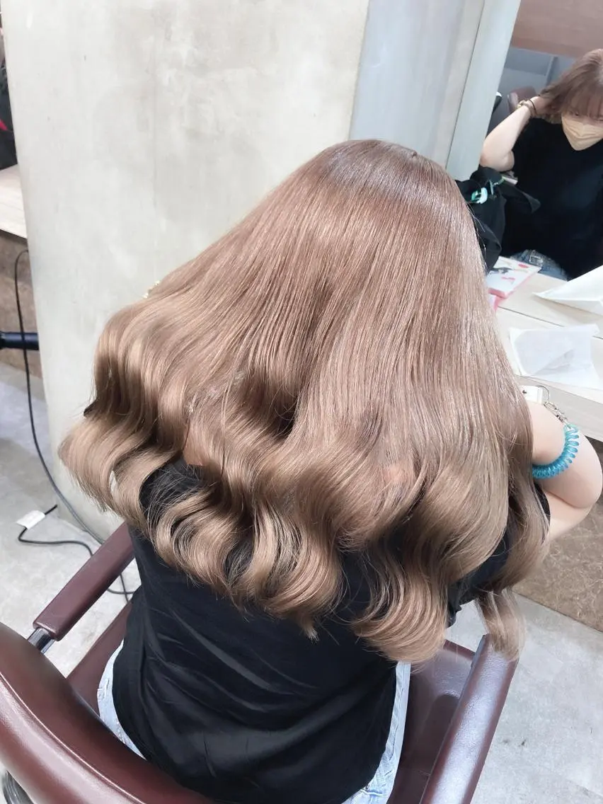 ロング カラー イルミナカラー 髪質改善 トリートメント 酸性ストレート ✨美髪矯正×髪質改善 🍎カイト🍎渋谷のヘアスタイル