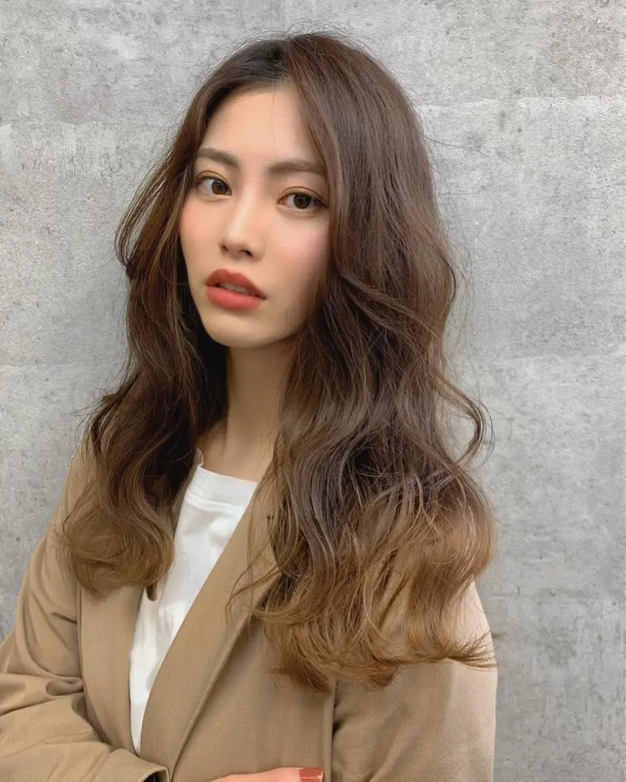 ロング カラー グラデーションカラー ヘアカラー 今野 美栄のヘアスタイル