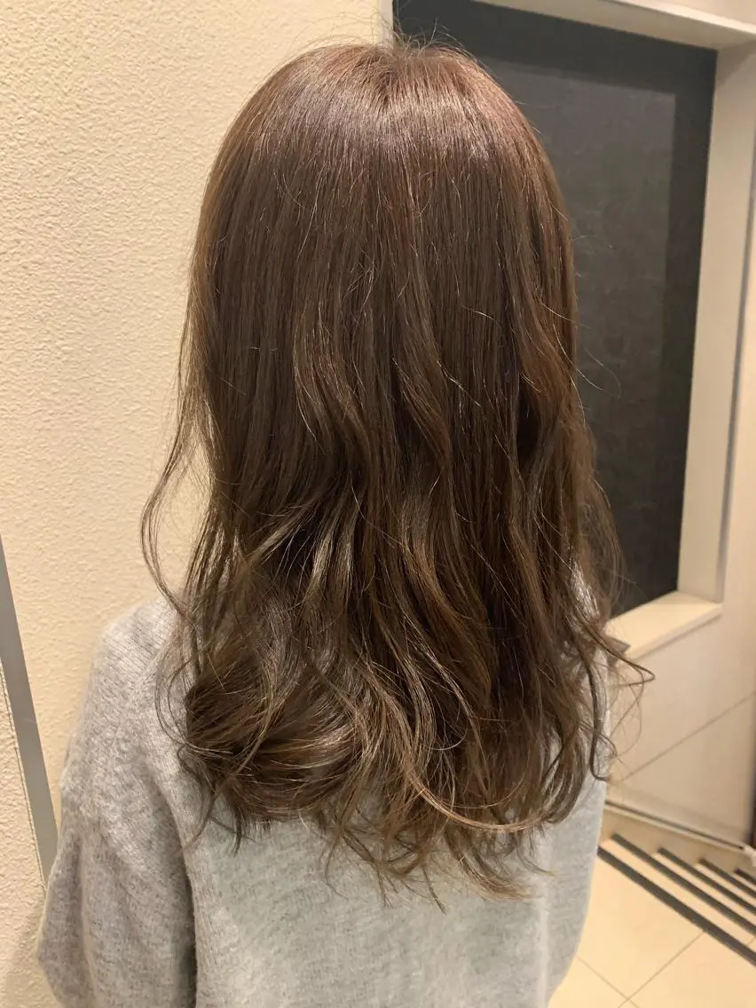 ロング カラー アッシュ ベージュカラー 透明感カラー カット ヘアカラー トリートメント 藤本 麻衣のヘアスタイル