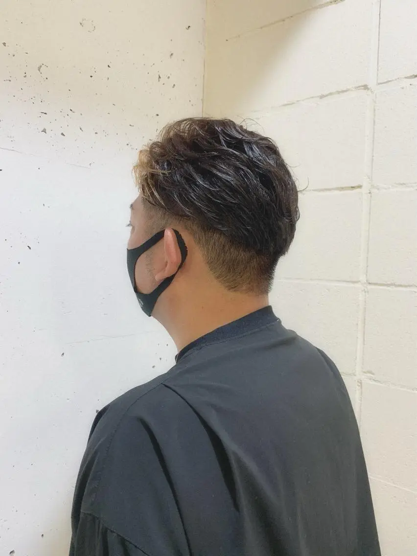 ショート カラー パーマ メンズ メンズハイライト メンズパーマ ハイライトカラー ハイライト 千葉駅徒歩1分✂︎ 宮内のヘアスタイル