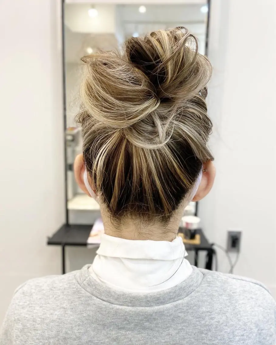 ロング カラー バレイヤージュ ベージュカラー ブリーチ ブロンド ケアブリーチ カット ヘアカラー トリートメント ヘッドスパ レイヤーカット✂️ 艶髪/小田部慎也のヘアスタイル