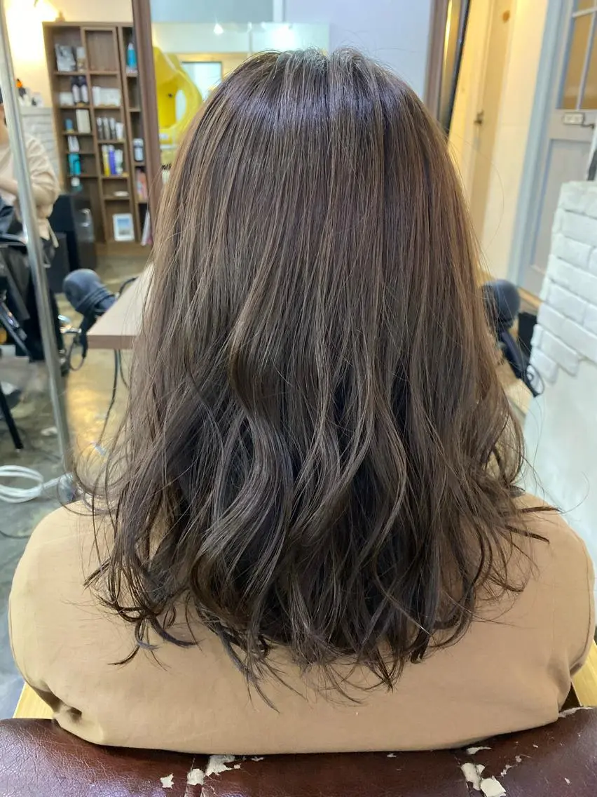 セミロング カラー 【艶髪×韓国風】 毛流れ職人 RYOのヘアスタイル