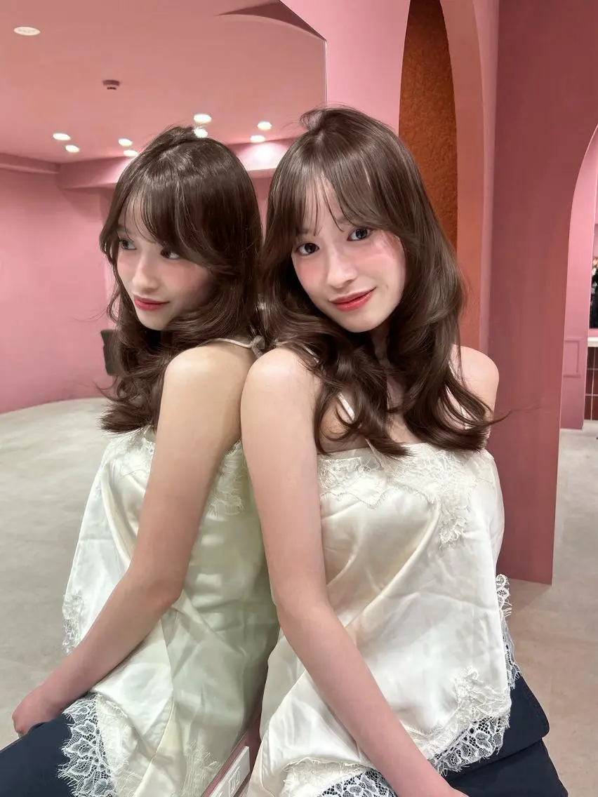 ロング カラー ベージュカラー ブリーチ ブルーカラー ブルージュ 透明感カラー カット ヘアカラー トリートメント 透明感カラー♡ 原宿美容室¦Rinaのヘアスタイル