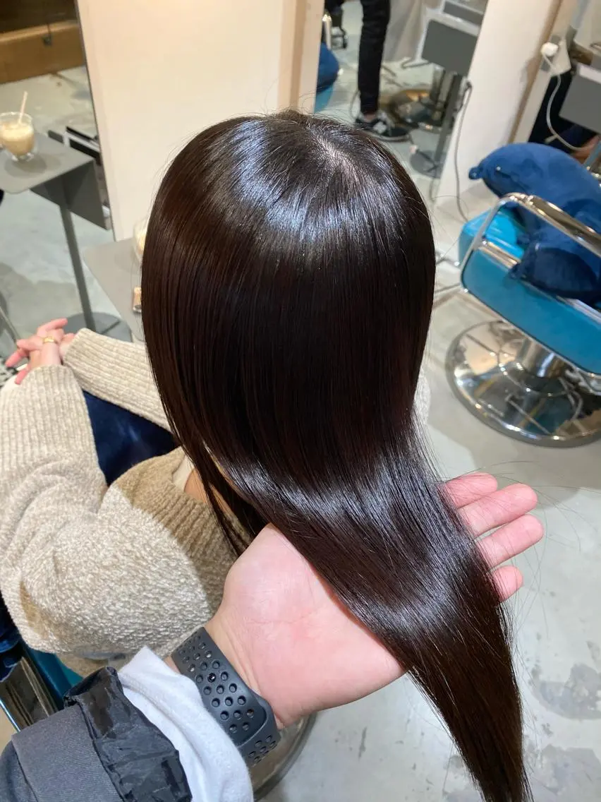 セミロング 必ず笑顔で帰っていた だきます!安田祐貴のヘアスタイル
