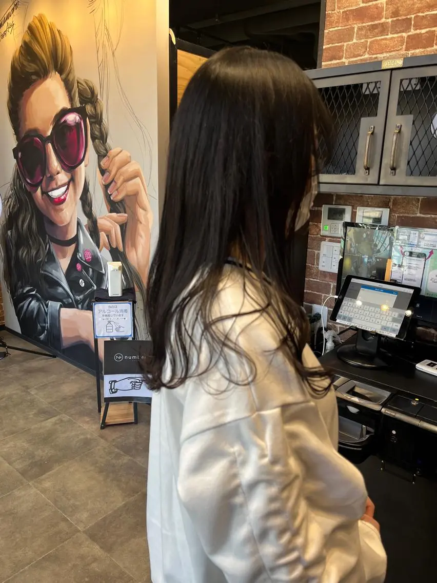 ロング カラー パーマ ヘアアレンジ メンズ キッズ ネイル マツエク・マツパ アイブロウ メンズハイライト メンズパーマ ブラウンカラー ケアカラー 透明感カラー 久木原 ゆりのヘアスタイル