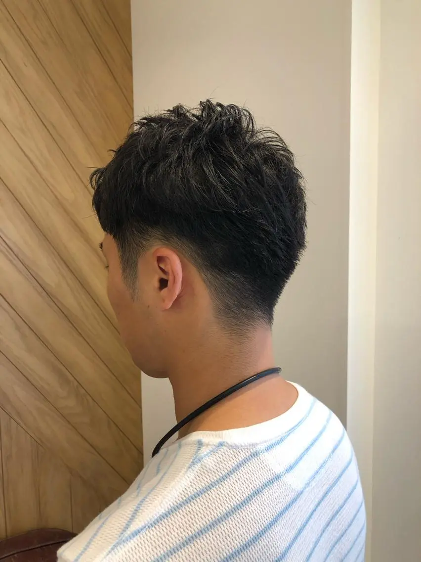 ショート メンズ カット 鈴村 大介のヘアスタイル