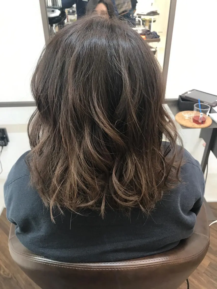 セミロング 豊中駅3分eha レッスンモデルのヘアスタイル