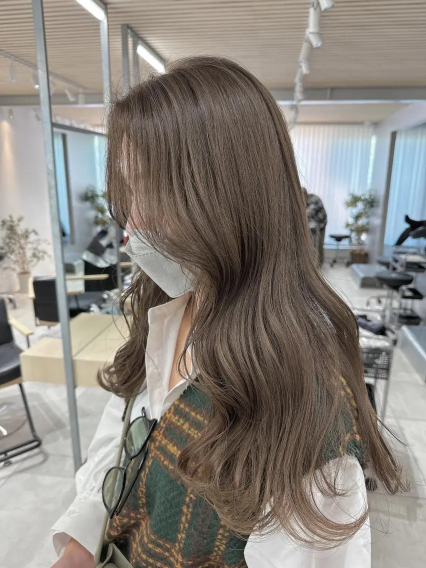 ロング カラー ブリーチ 透明感カラー ダブルカラー ブリーチなしカラー カット トリートメント 爆美女製造機 レイヤーのプロのヘアスタイル