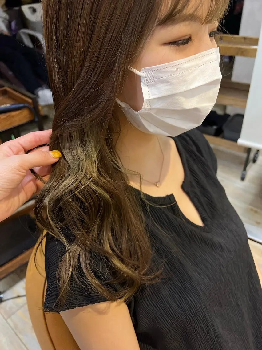 ロング カラー ヘアアレンジ ベージュカラー グレージュ イルミナカラー オリーブベージュ オリーブグレージュ カット ヘアカラー トリートメント サナ🌱 切りっぱなしボブのヘアスタイル
