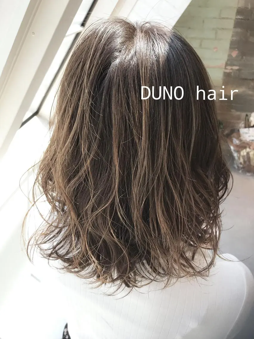 ミディアム ハイライト 村阪 由美子のヘアスタイル