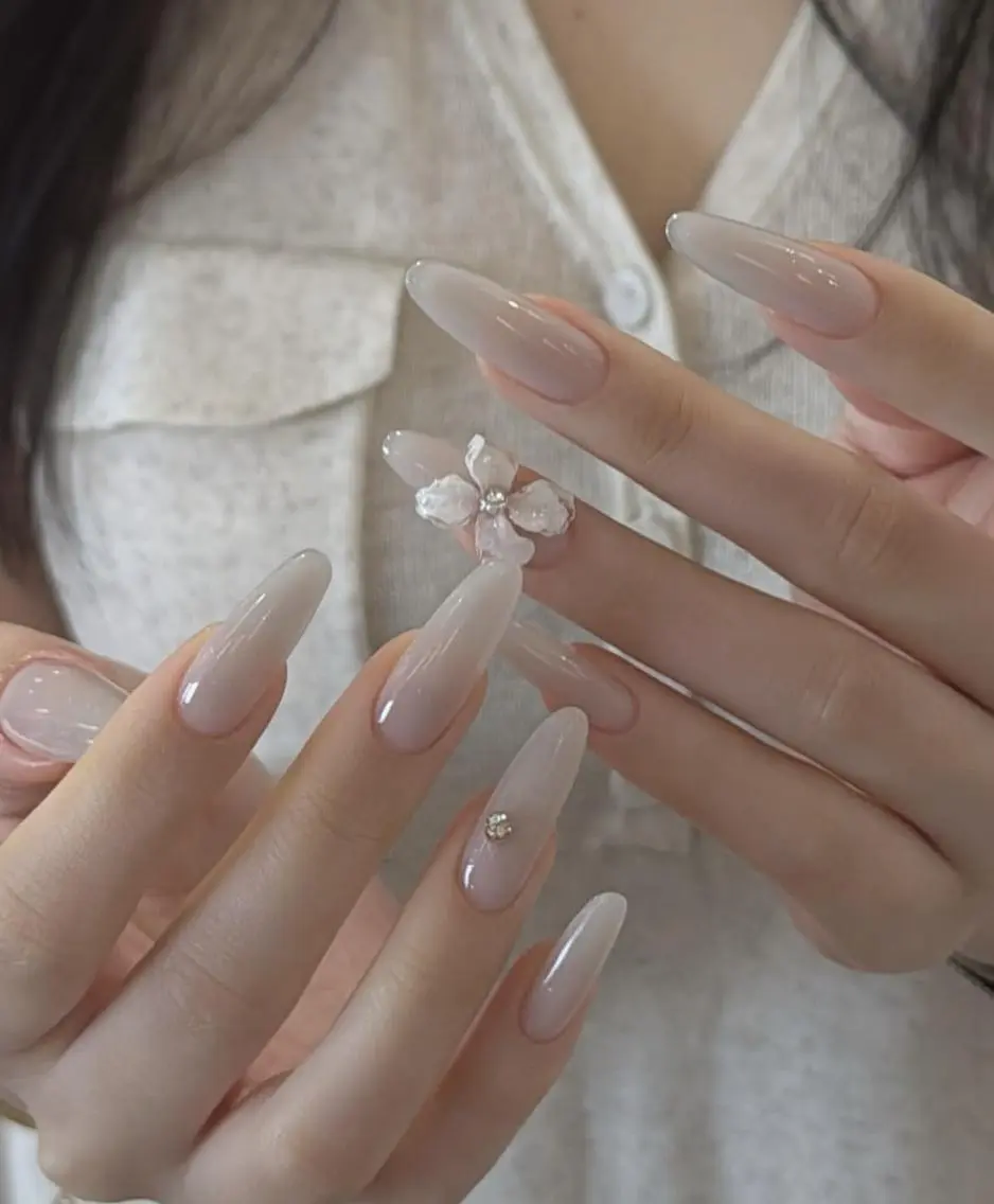 ネイル 長さ出し ガーリー キラキラネイル 韓国ネイル ロングネイル Umee Nailのネイルデザイン