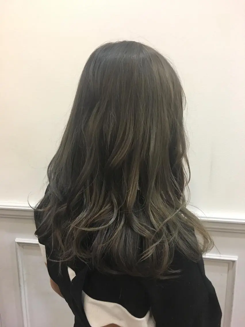 ロング カラー トリートメント 新井 友菜のヘアスタイル