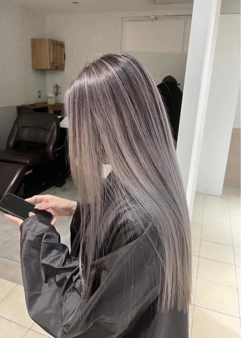 ロング カラー バレイヤージュ グレージュ レイヤーカット ヘアカラー トリートメント 指名数No.1 /NAOYAのヘアスタイル