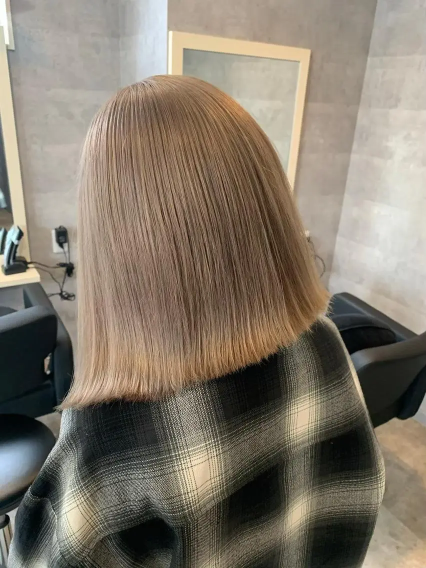 カラー アディクシーカラー バレイヤージュ 黒髪 ブリーチ ダブルカラー カット ヘアカラー トリートメント ＿WHITE鳳店 アンダーバーホワイトのヘアスタイル