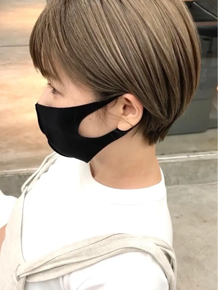 ショート カラー グレージュ ハイトーンカラー ハイトーングレージュ ショートヘア ショート・ボブ 徳竹淳一のヘアスタイル