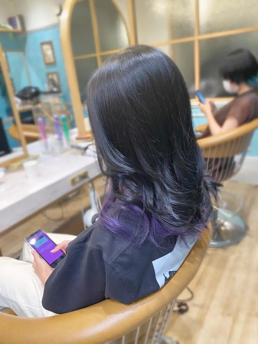 セミロング カラー 🌈ブリーチ特化🌈 MINATOのヘアスタイル