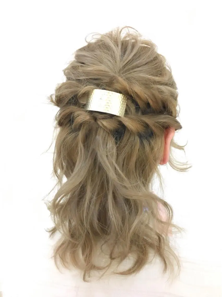 ミディアム ヘアアレンジ ハーフアップ ウルフカット これた🧸ヘアメ職人 ♡髪質改善♡カラーのヘアスタイル