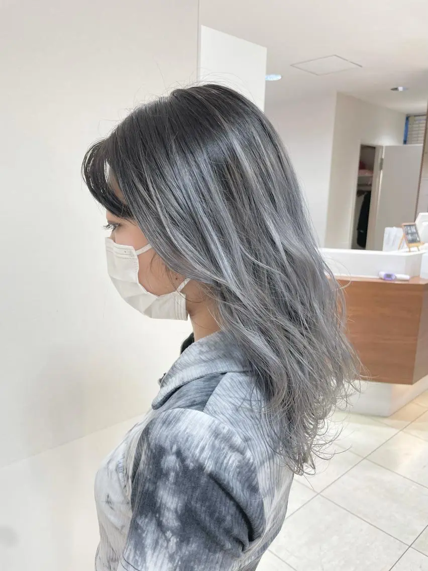 セミロング カラー ヘアアレンジ ブリーチ ヘアカラー トリートメント 【Sweep】おじま のぞみのヘアスタイル