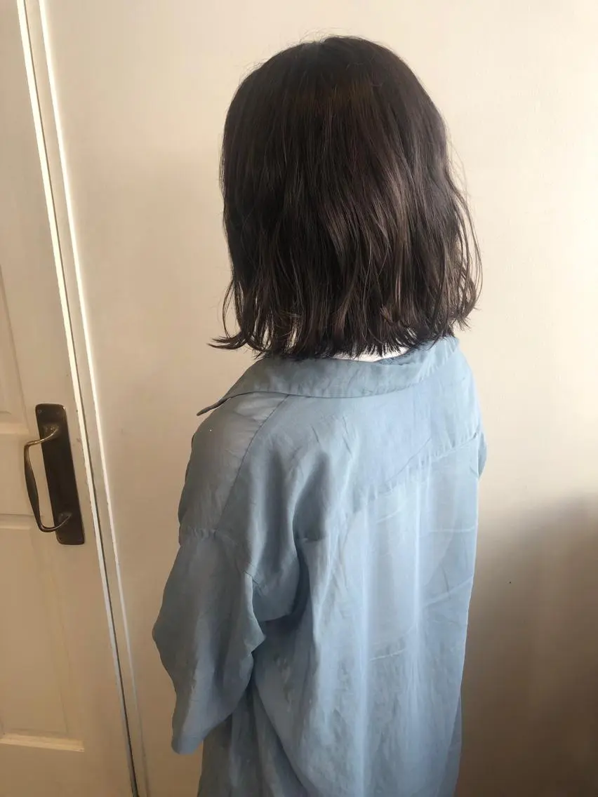 ミディアム カラー カット ヘアカラー トリートメント MIOベージュカラー 柔らかいカラーのヘアスタイル