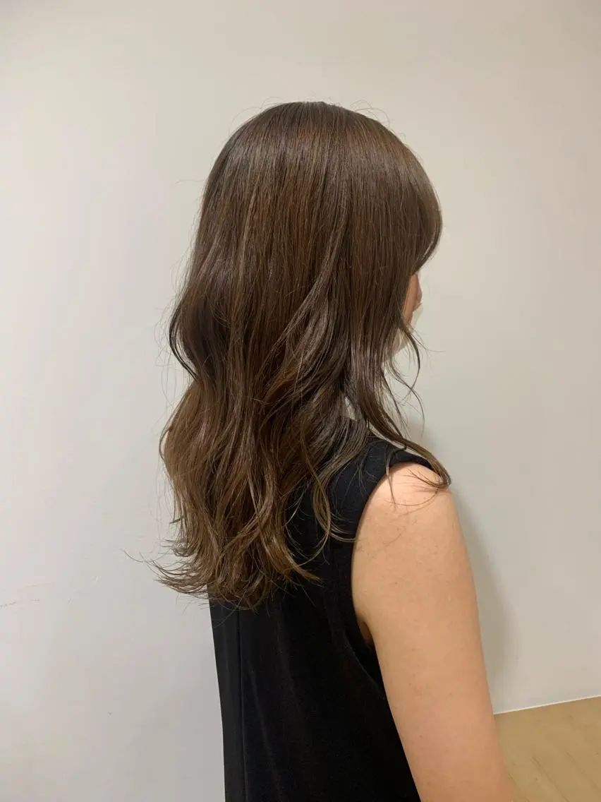 ロング カラー ベージュカラー オリーブベージュ ㅤㅤㅤㅤㅤㅤㅤㅤㅤㅤ 彩衣のヘアスタイル