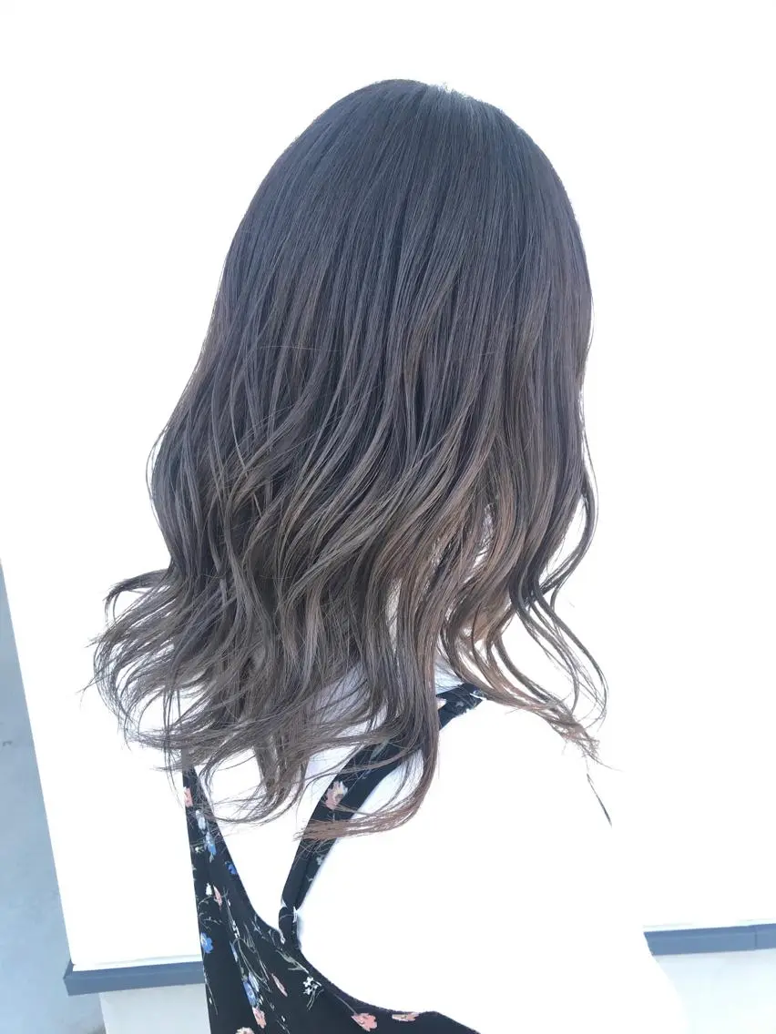 ミディアム タカツド ユウキのヘアスタイル