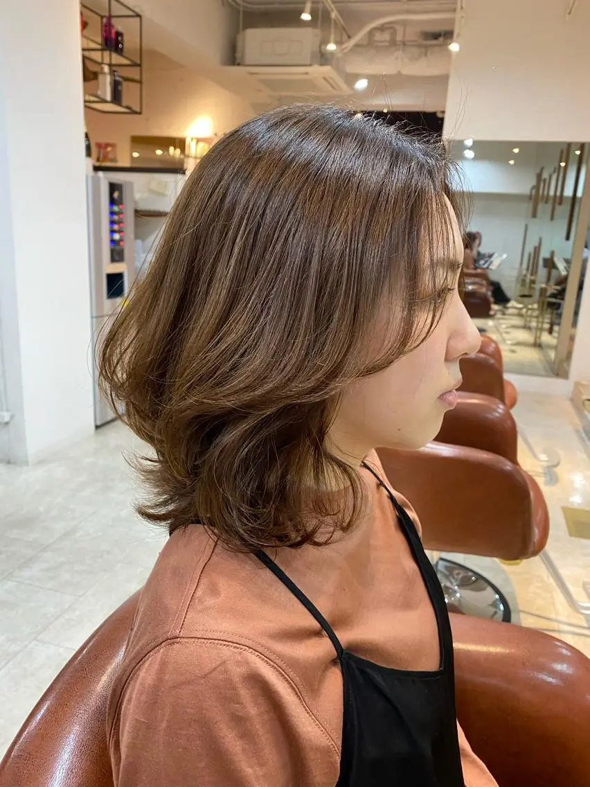 ミディアム 天使の羽バング・フェザーバング ORO　飯田 早稀のヘアスタイル