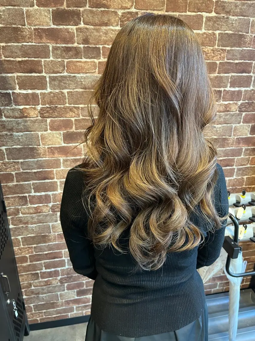 ロング カラー パーマ ヘアアレンジ メンズ キッズ ネイル マツエク・マツパ アイブロウ メンズブリーチ メンズハイライト メンズインナーカラー メンズ韓国風 ブリーチ 久木原 ゆりのヘアスタイル