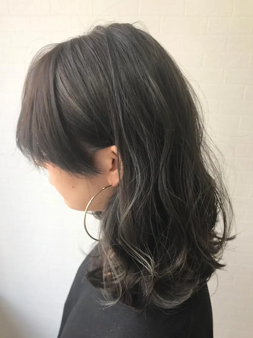 カラー グレージュ ハイライトカラー ヘアカラー トリートメント 💜ツヤヘアケア🩷 サトウシュンスケのヘアスタイル