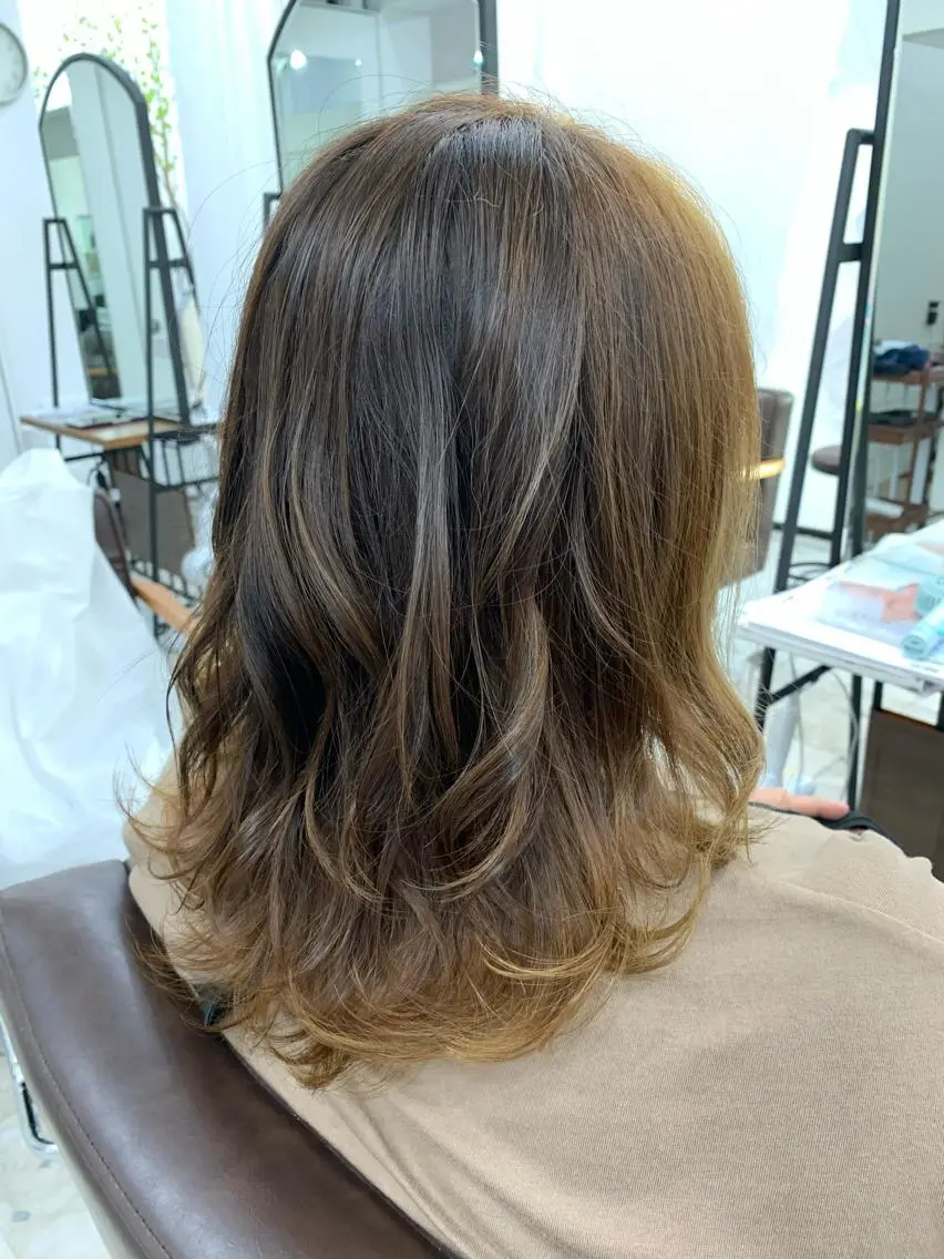 セミロング カット ハイライト&曲がる 縮毛矯正特化 玉置のヘアスタイル