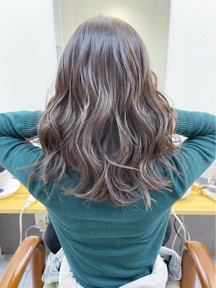 セミロング アッシュ ボブ 外ハネヘア カット ヘアカラー トリートメント H (エイチ) 烏丸御池店のヘアスタイル